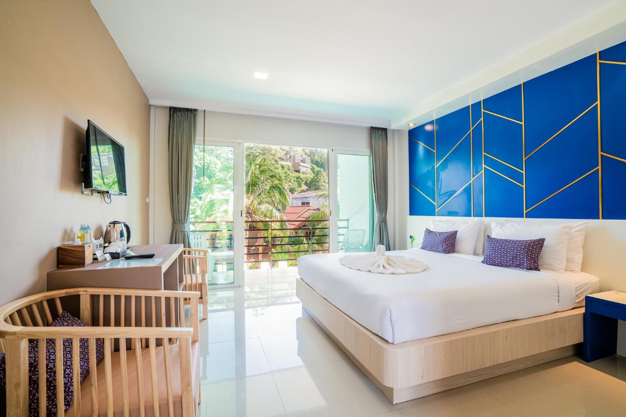 Deluxe Double Room with Pool View,1071761161:JPEG